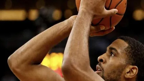 欧冠新王诞生：马丁内利五战进球，超越亨利纪录！