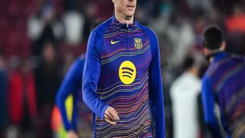 “热议NBA：4000记三分背后的含义揭晓！雷艾联手或不及库里，西蒙斯要超神需7200年？”